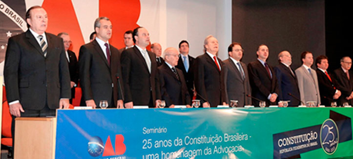 Em rede nacional de rádio e televisão o reconhecimento público da democracia cristã à OAB.